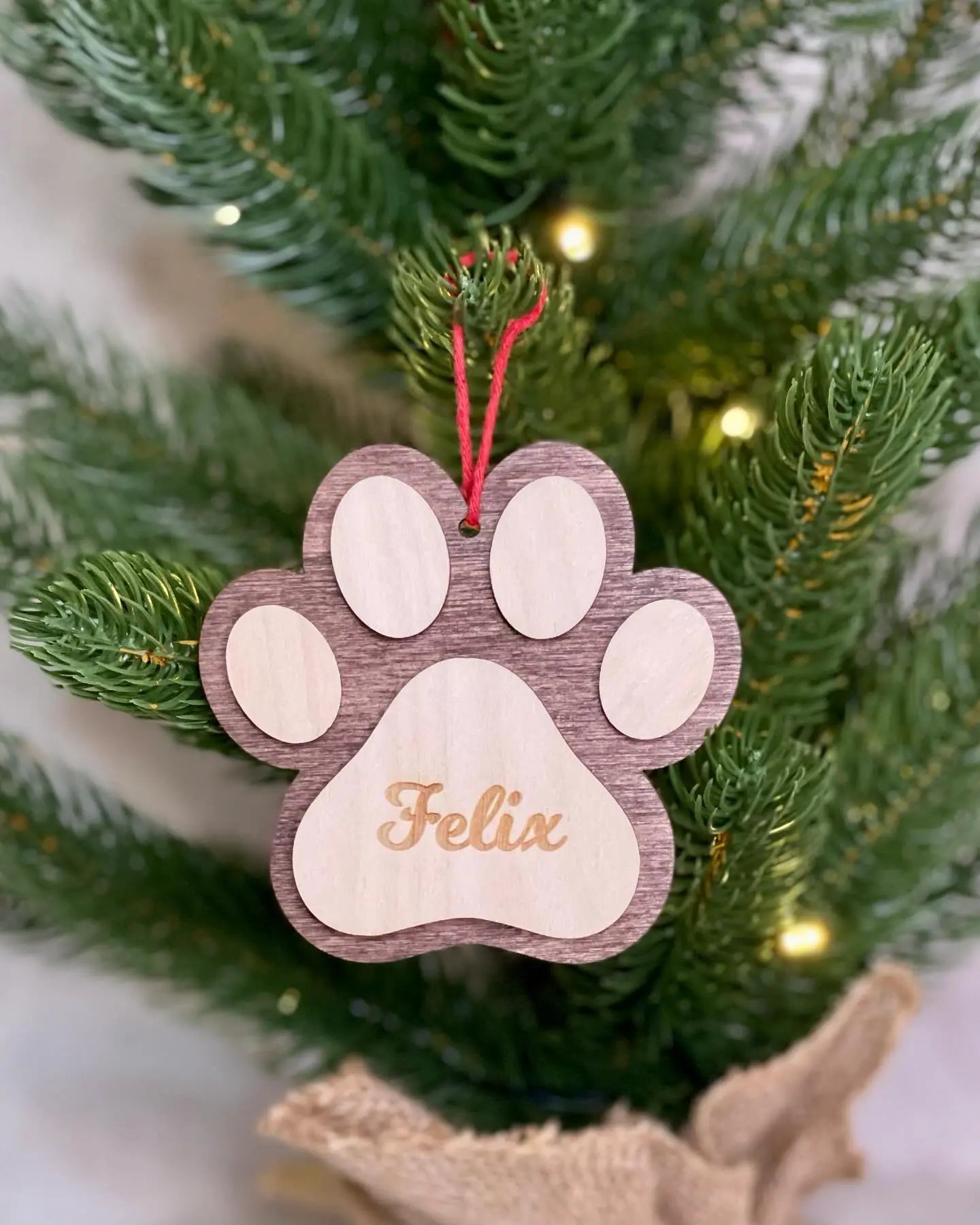 Personlig juletrepynt for kjæledyr - trepote med navn KK FAMILY ART
