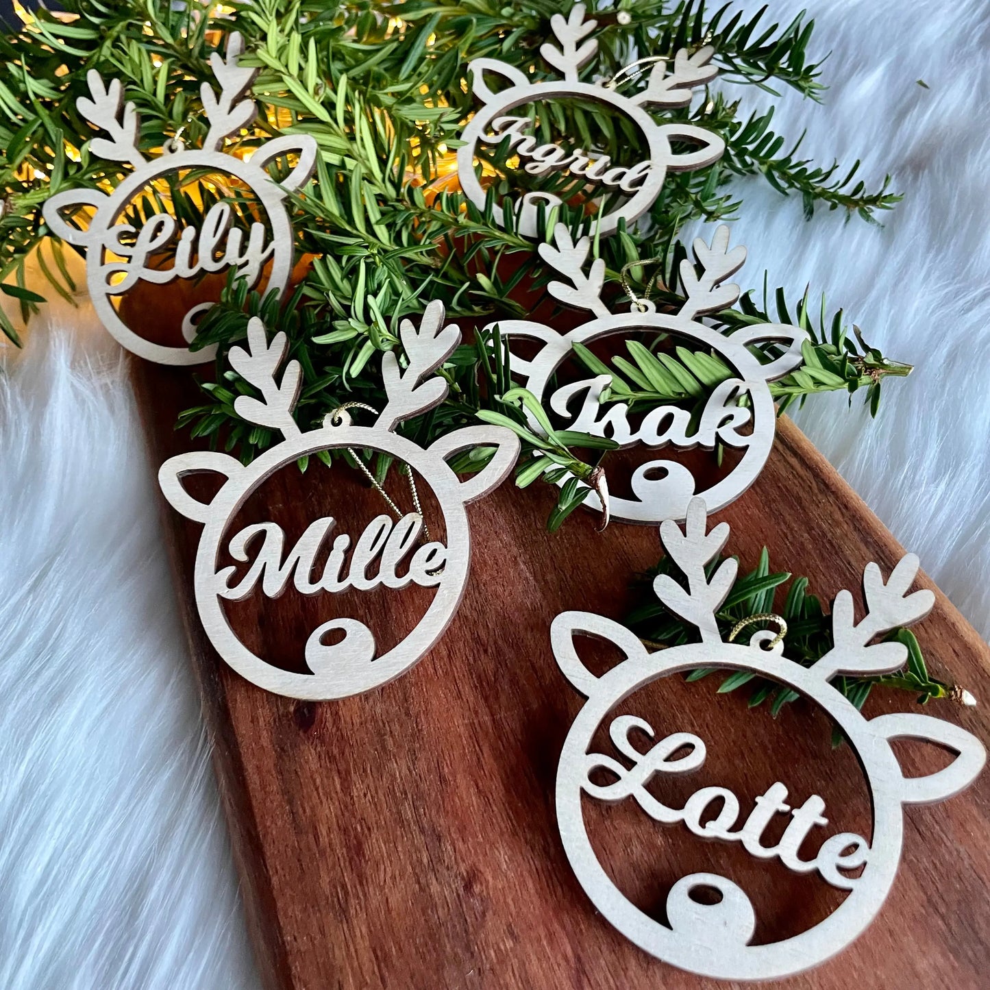 Juletrepynt i tre med navn KK FAMILY ART
