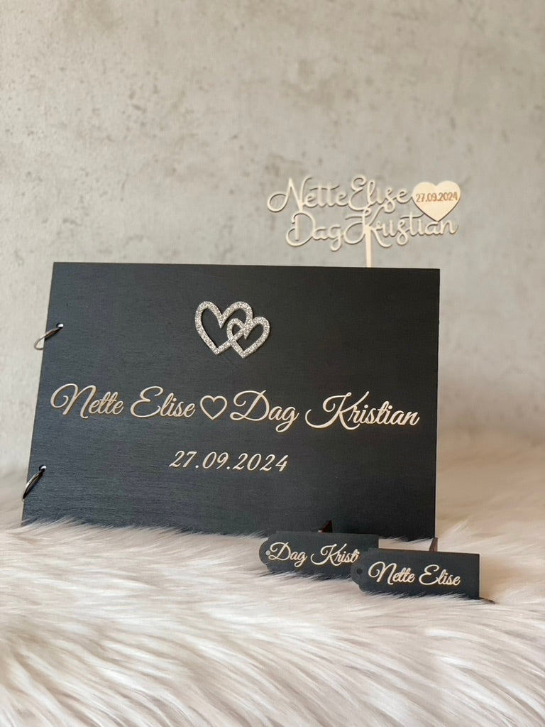 Gjestebok med glitter hjerter