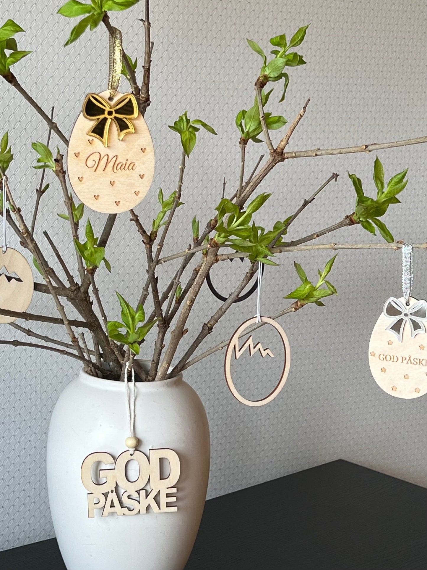 PÅSKEPYNT – egg med sløyfe - håndfarget KK FAMILY ART