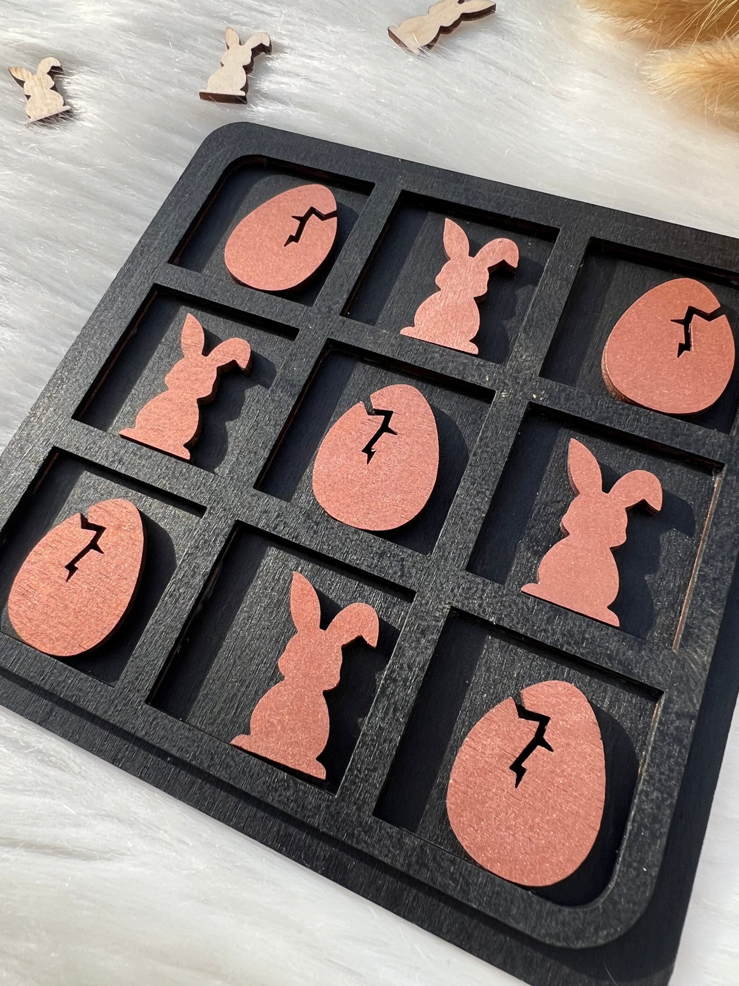 "Tre på rad" med kaniner og egg KK FAMILY ART