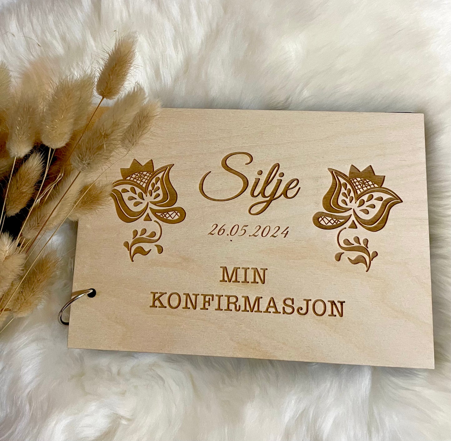 Min Konfirmasjon – mønster etter Sunnmørsbunad