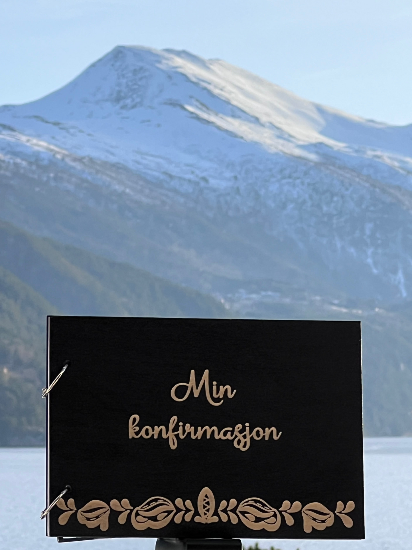 Min Konfirmasjon – mønster etter Strandabunad