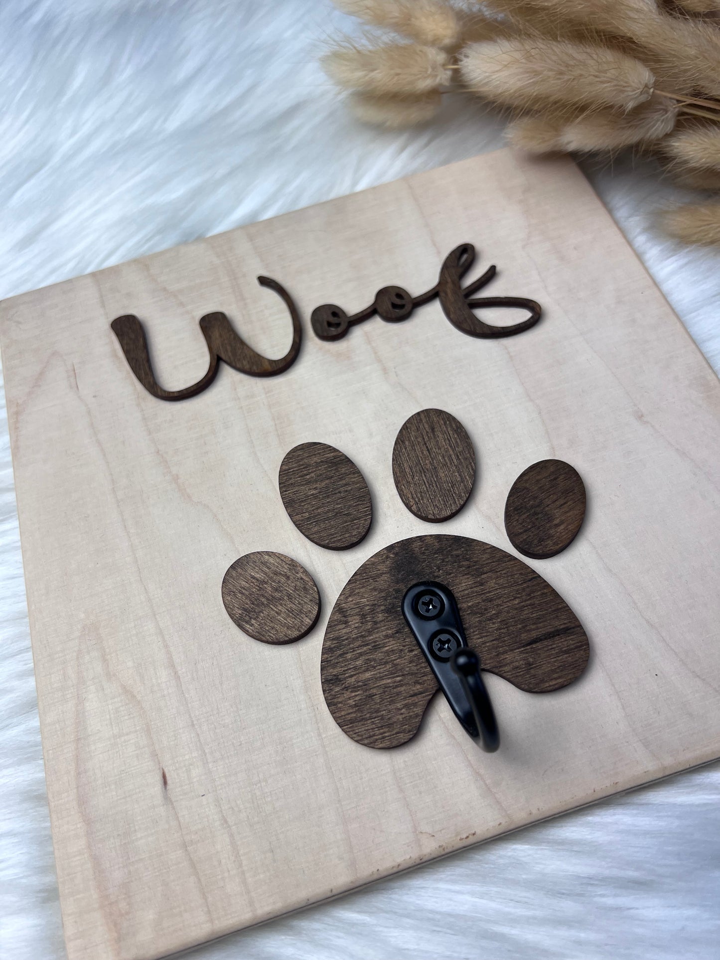 Veggplaten med krok og pote-design (d3)