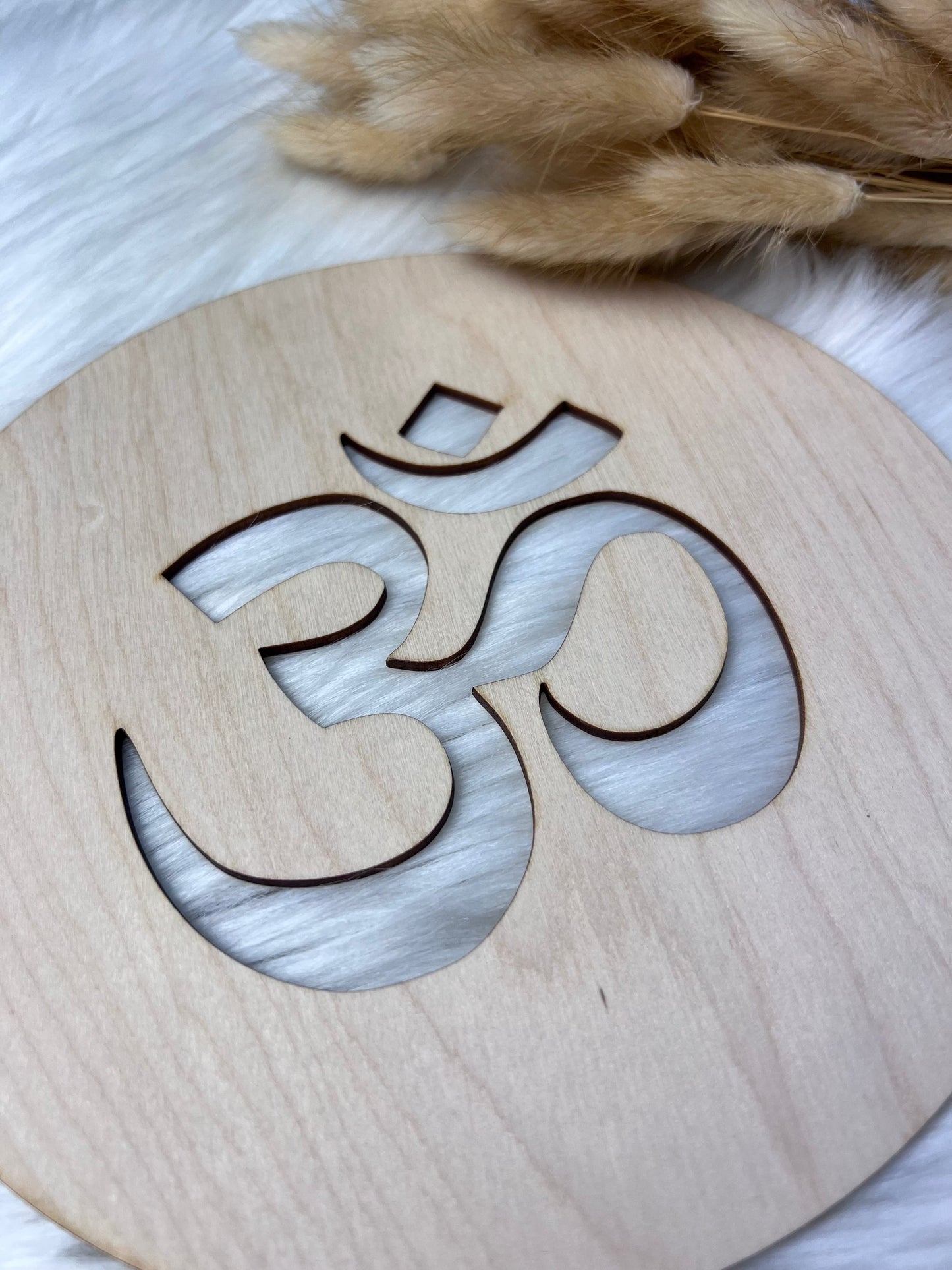 Veggdekorasjon med Om-symbol (d2) KK FAMILY ART