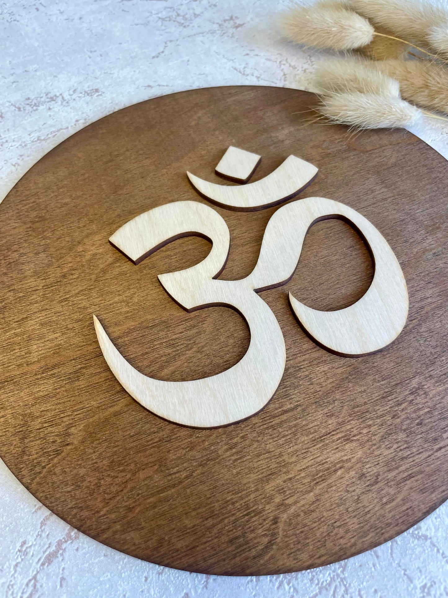 Veggdekorasjon med Om-symbol KK FAMILY ART