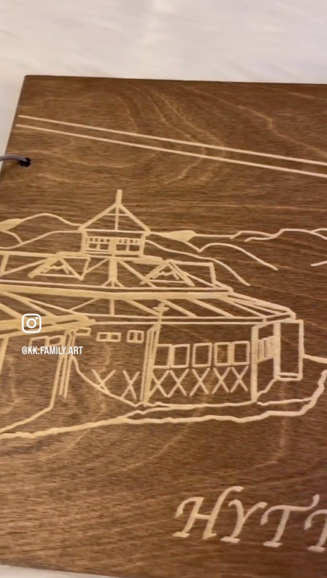 Hyttebok Stranda KK FAMILY ART