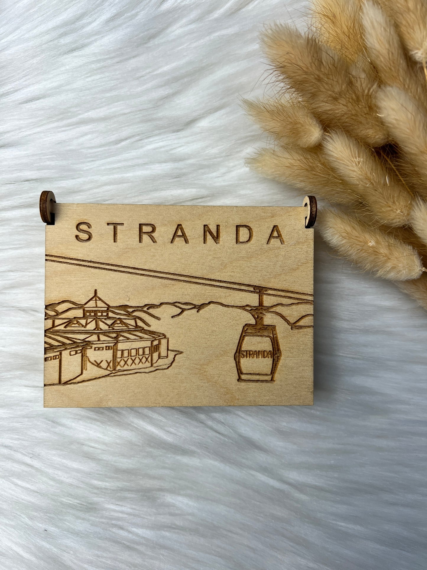 Håndlaget treboks med spillkort STRANDA