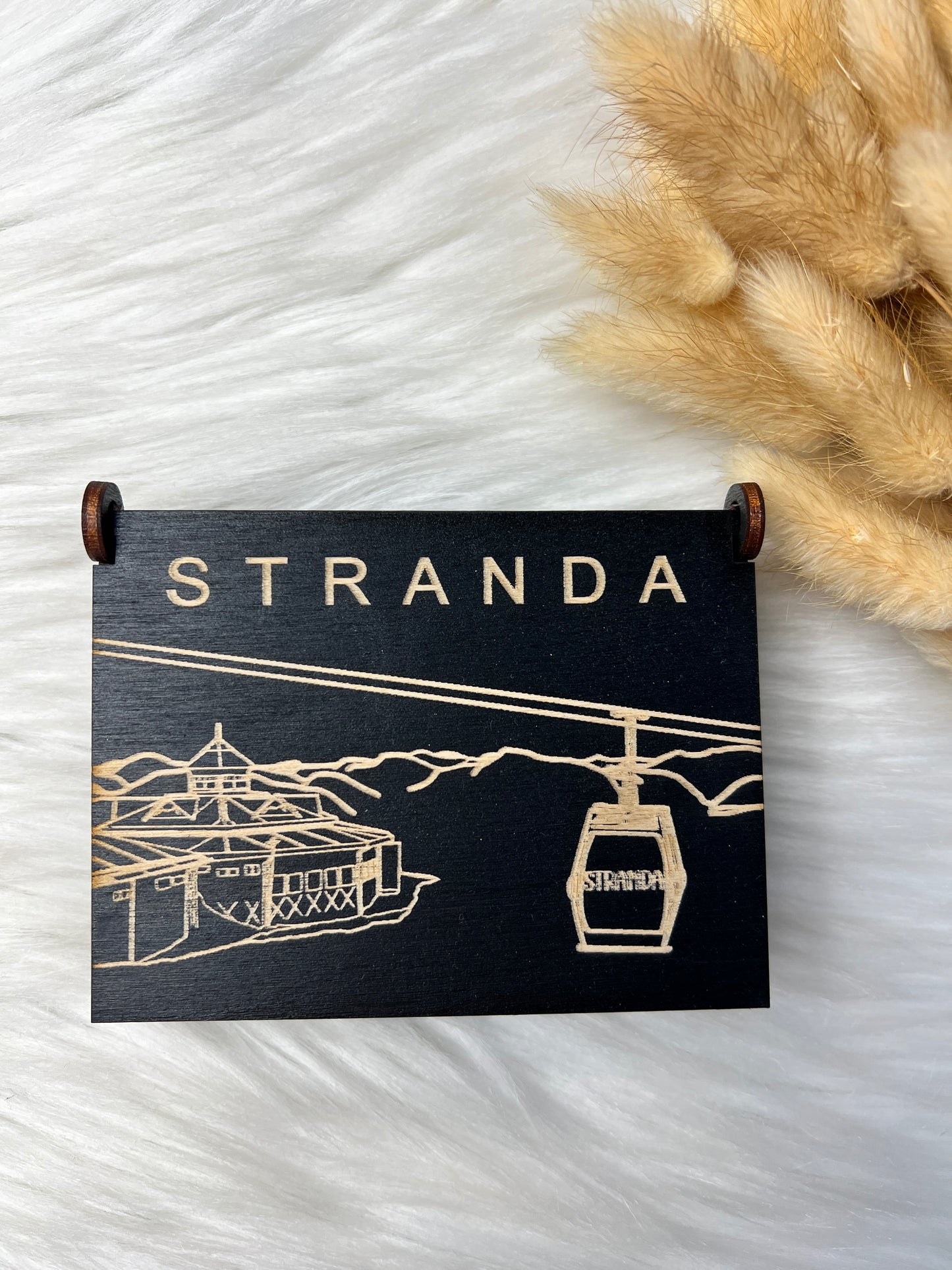 Håndlaget treboks med spillkort STRANDA