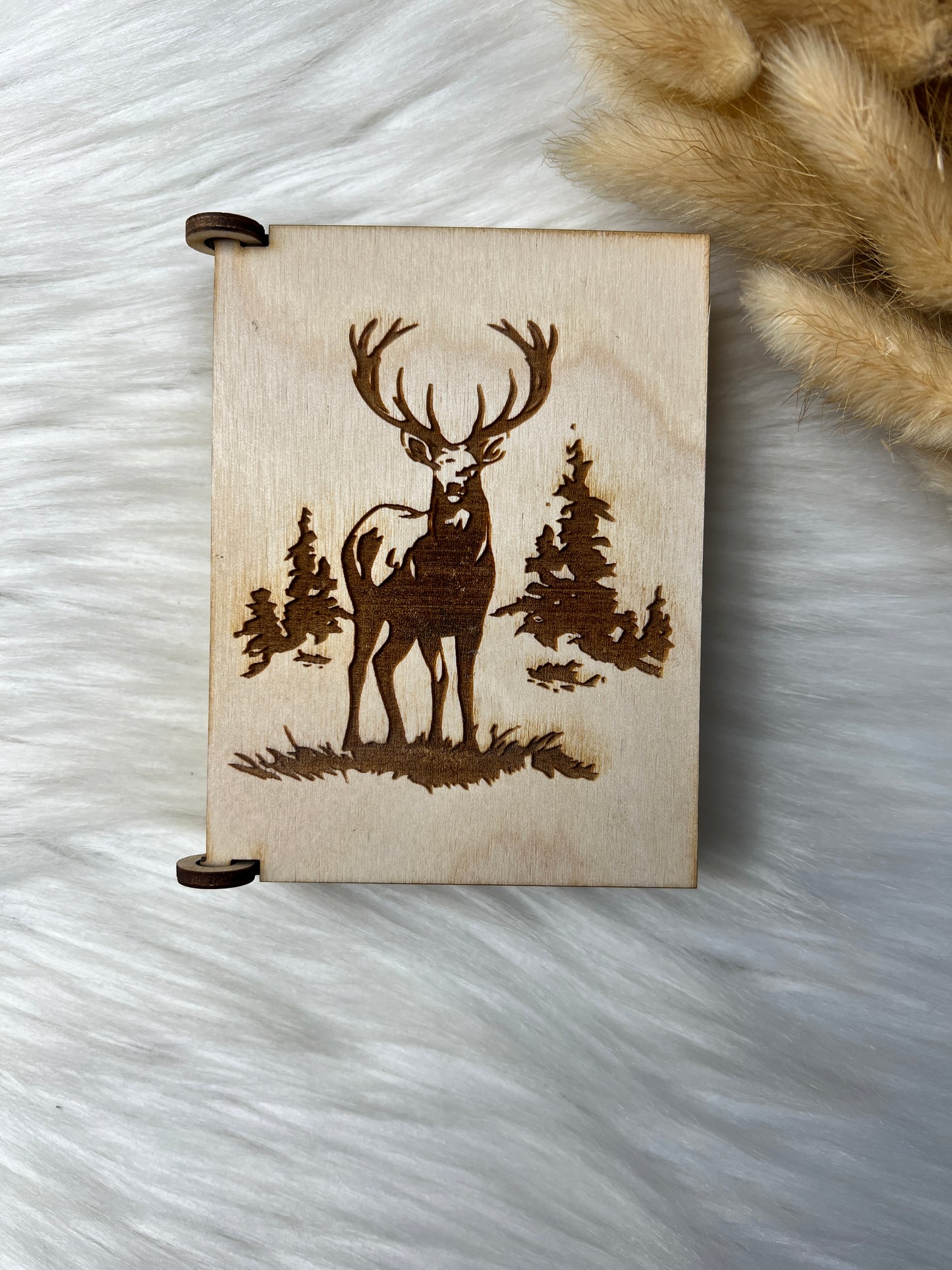 Håndlaget treboks med spillkort (d3)