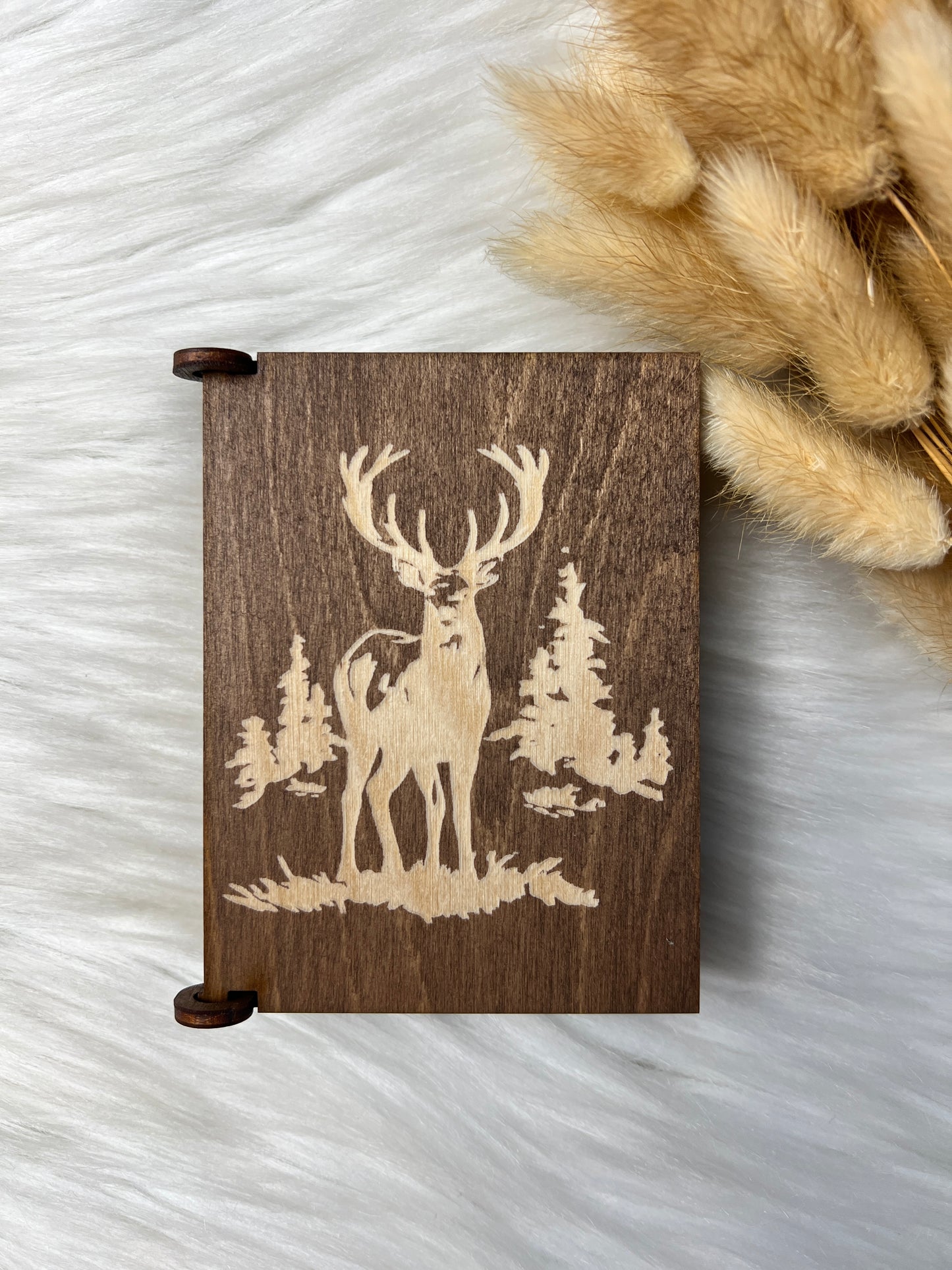 Håndlaget treboks med spillkort (d3)