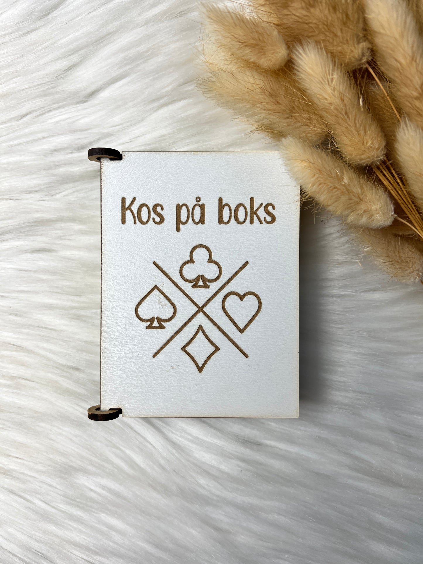 Håndlaget treboks med spillkort (d2)