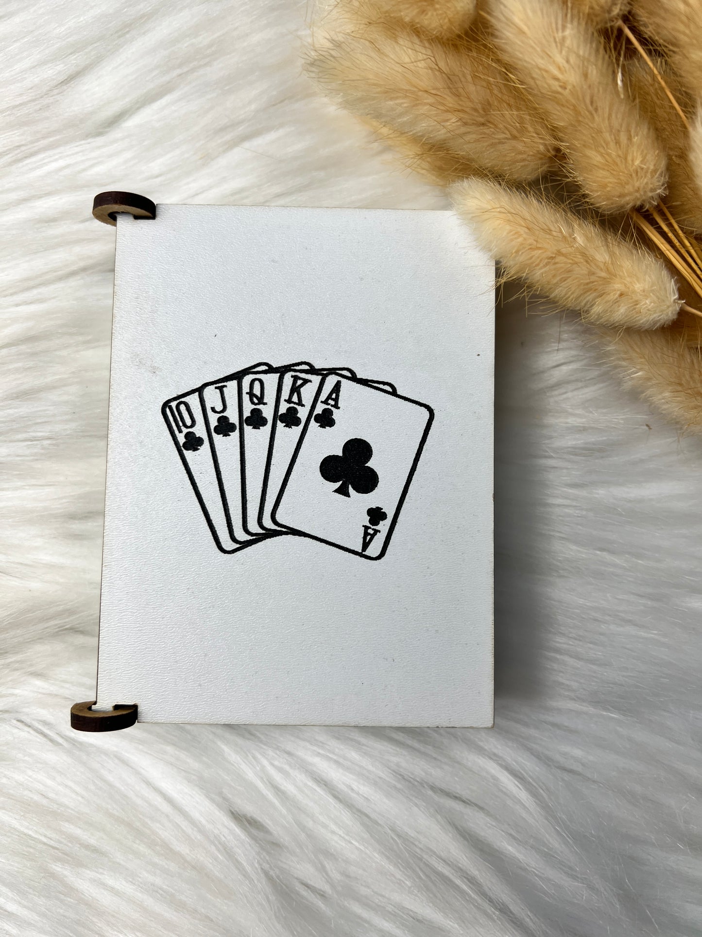 Håndlaget treboks med spillkort (d1)