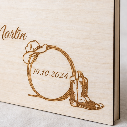 bryllup gjestebok med ringer som kan åpnes for flere sider