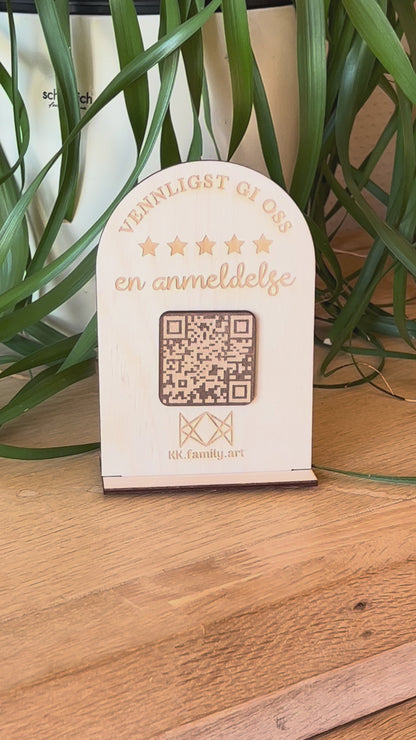 Video av klassisk QR-skilt i tre til Google-anmeldelser